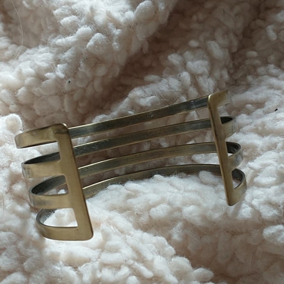 🇨🇦 NWOT Brass Adjustable Bangle - Picture 2 of 3